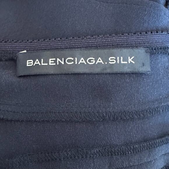 BALENCIAGA Fitted 100% Silk Blouse with Pleats and Button Details - Picture 8 of 11